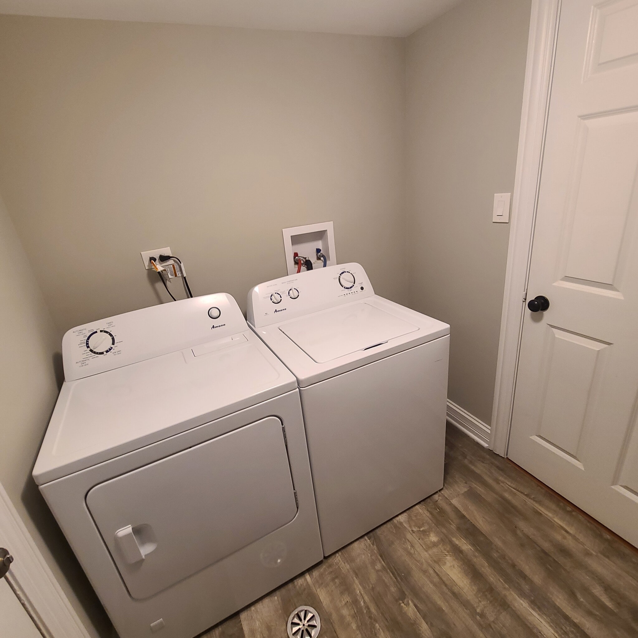 Laundry Room In Unit - 10501 S Highland Ave