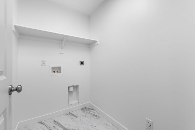 Building Photo - Dry Creek Highlands Towns - 6608