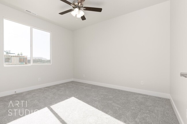 Building Photo - Move-In Special.  First 2 months Rent Redu...