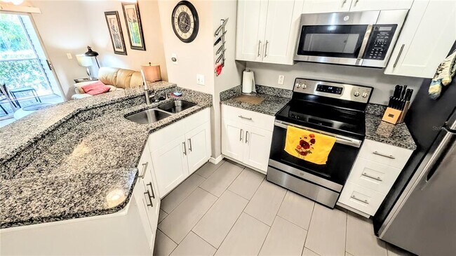 Building Photo - 850 S Tamiami Trl