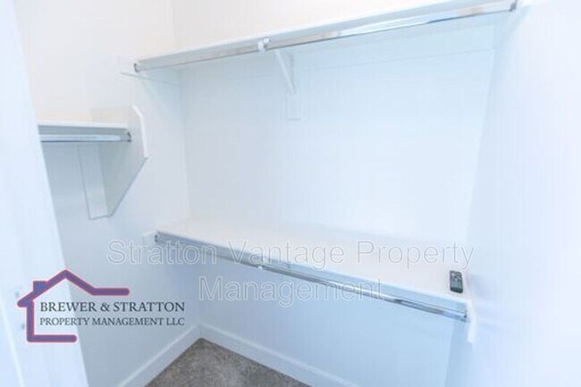 Building Photo - 4065 S Marin Dr