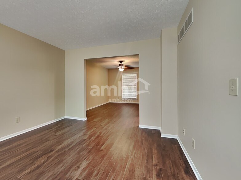 Building Photo - 9143 Pampas Ct