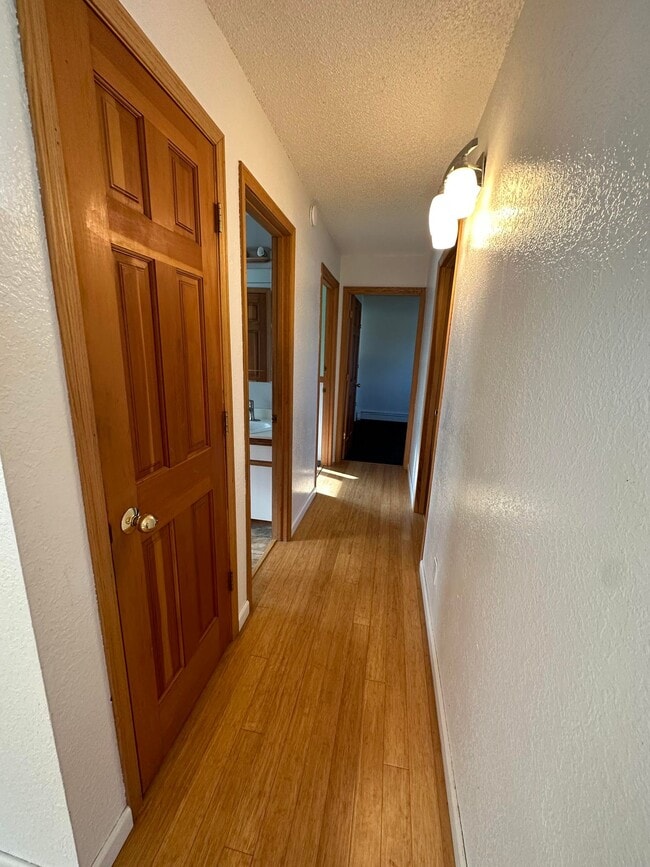 Building Photo - 2068 Bridgewater Dr