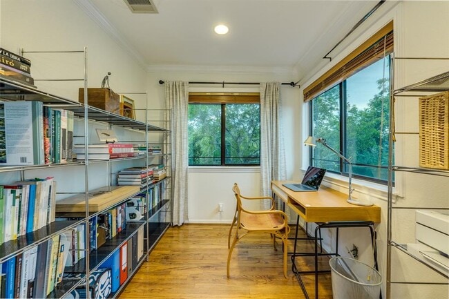 Building Photo - 1105 Constant Springs Dr
