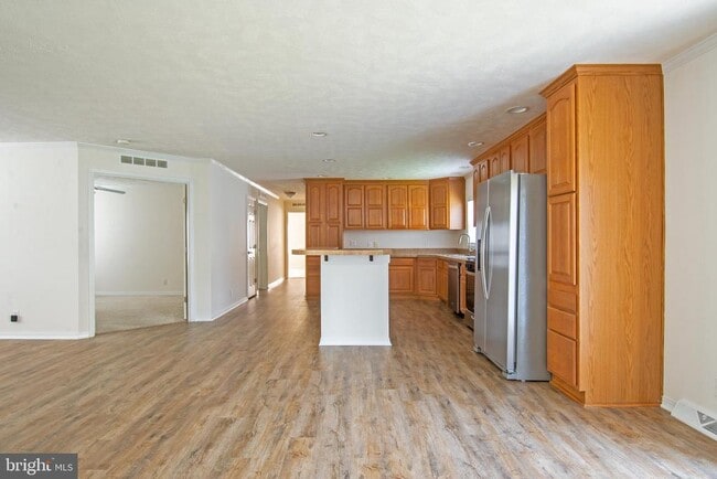 Building Photo - 192 Daffodil Dr