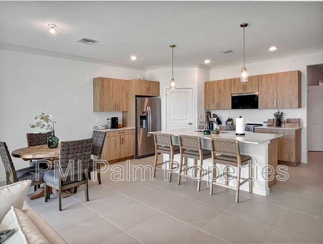 Building Photo - 5989 SE Sky Blue Cir