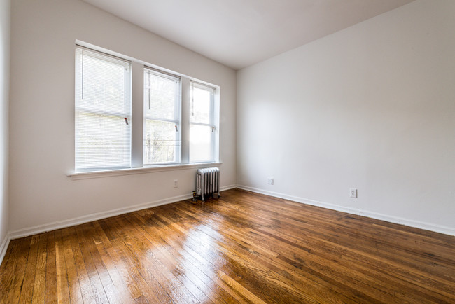 Bedroom - 400-08 S Laramie Ave