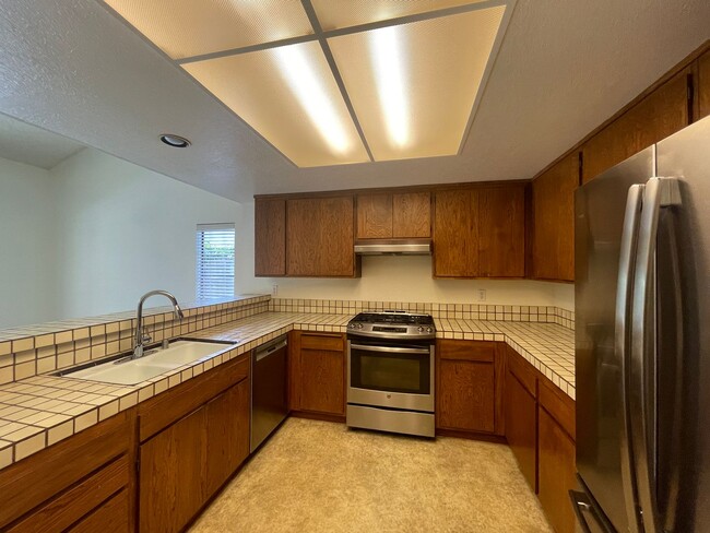 Building Photo - Spacious 3/2 Mesa Home in Washington Schoo...