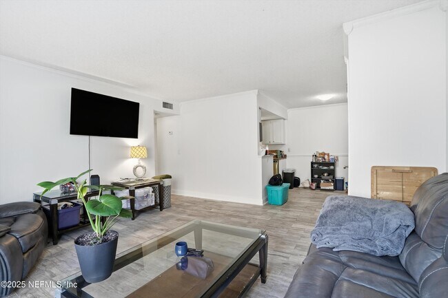 Building Photo - 3737 Loretto Rd