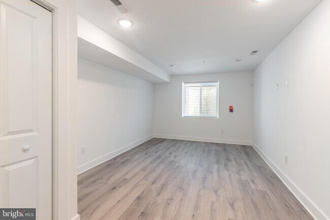 Building Photo - 1423 N 8th St