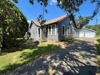 Building Photo - Great Home in Procter St!