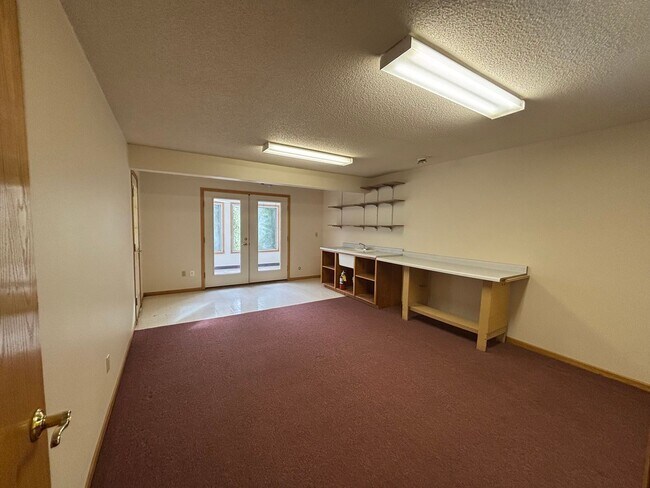 Building Photo - 154-154 Cayman St