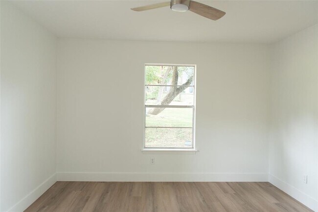 Building Photo - 3101 Matador Dr