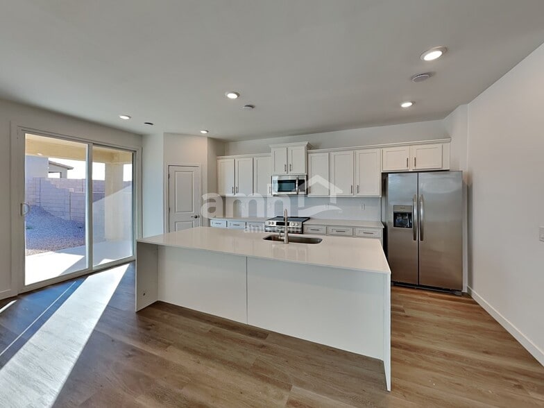 Building Photo - 9720 N Rancho Lozano