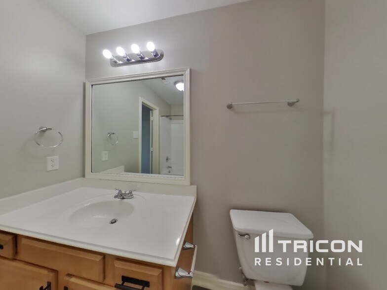 Building Photo - 5029 Hauna Ln