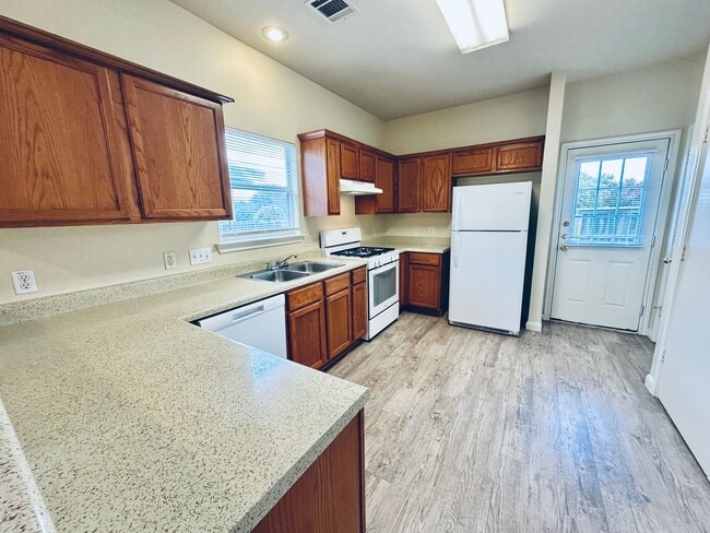 Building Photo - 2873 Southampton Way