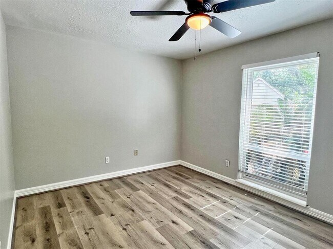Building Photo - 15810 Stanhope Ct
