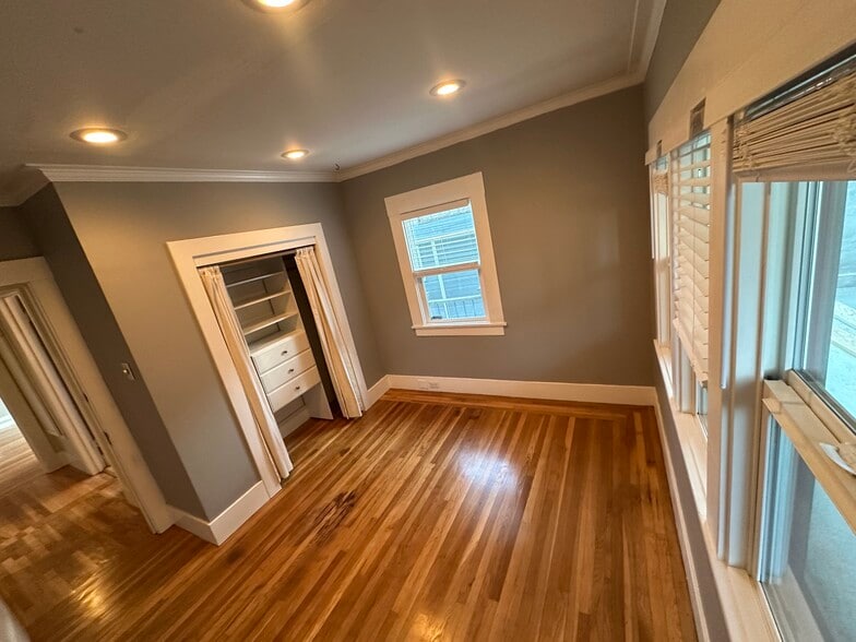 Building Photo - 2755 Vallecito Pl