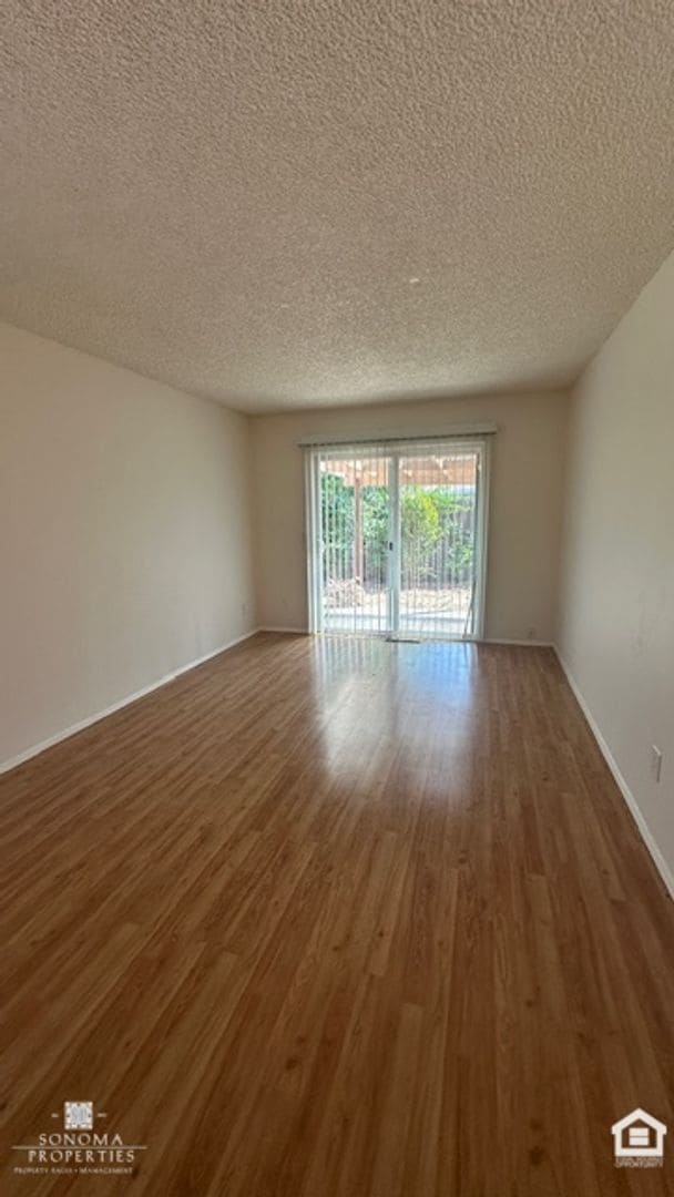 Building Photo - 2-bedroom, 2-bathroom Duplex in Sonoma!
