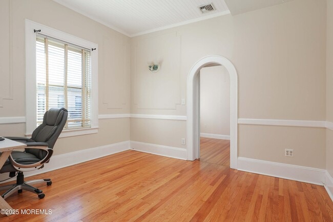 Building Photo - 30 W Front St