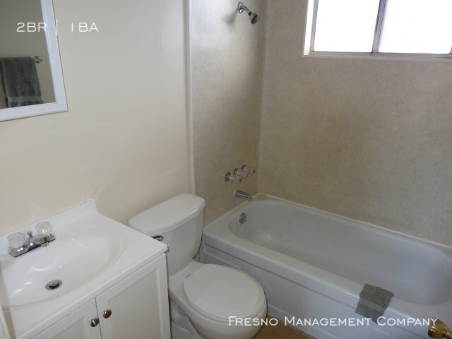 Building Photo - 2 Bedroom Apartment in Clovis! Sec 8 OK!
