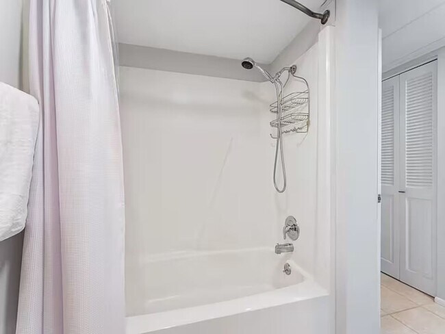 Building Photo - 3700 S Osprey Ave