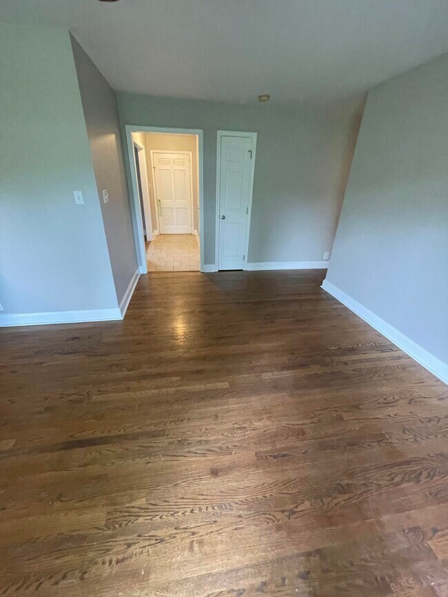 Dining Area - 749 Aeronca Rd NW