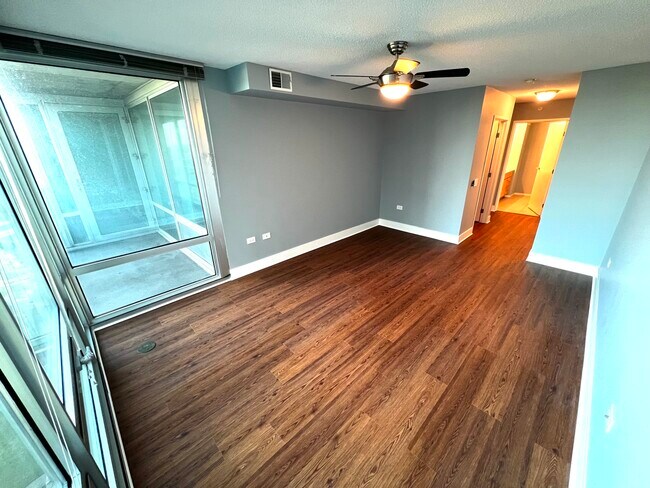 Building Photo - 9655 Woods Dr