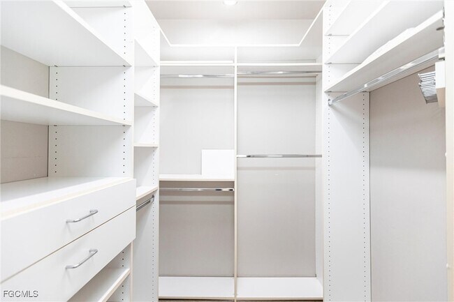 Building Photo - 8361 Trentwood Ct