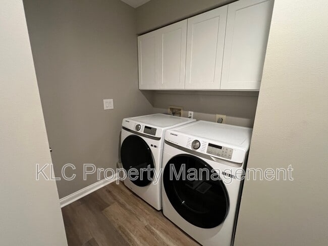 Building Photo - 5978 EP True Pkwy