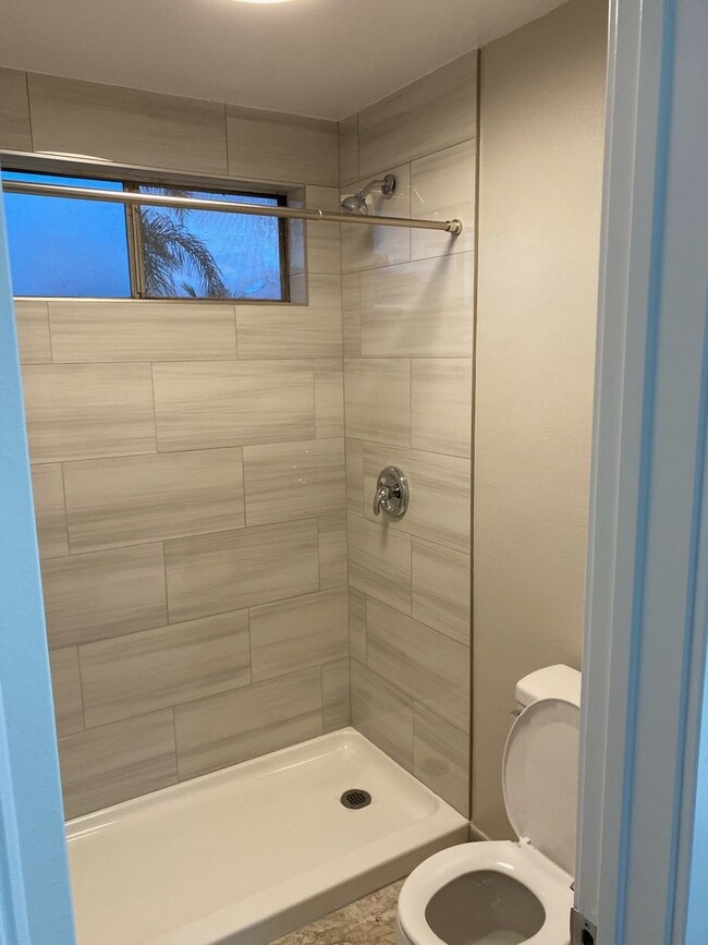 Building Photo - 1 Bed 1 Bath Remodeled Condo for Rent in Lawndale with ALL Utilities included