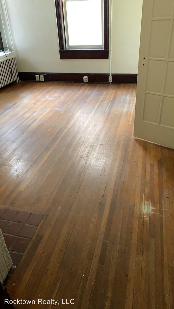 Building Photo - 316 N High St