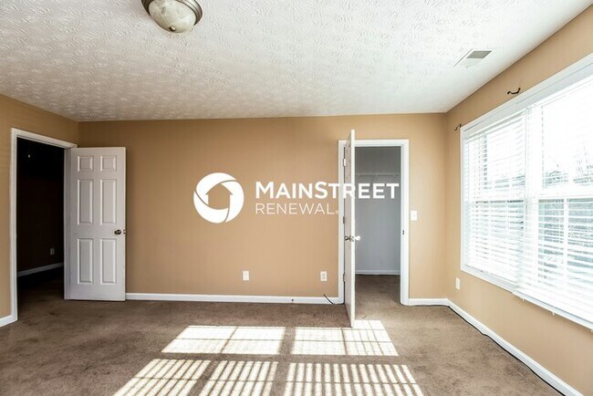 Building Photo - 1556 Marceau Dr