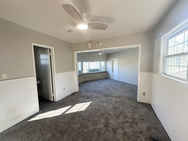 Building Photo - 9071 Paradise Park Dr