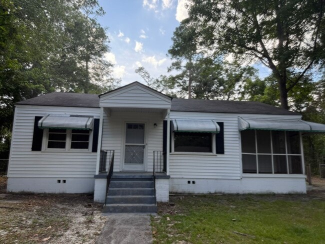 Building Photo - 219 Vista Cir