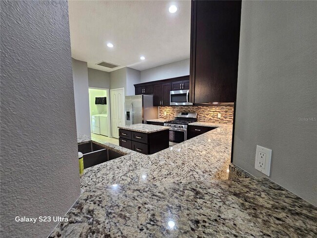 Building Photo - 9852 Bridgeton Dr
