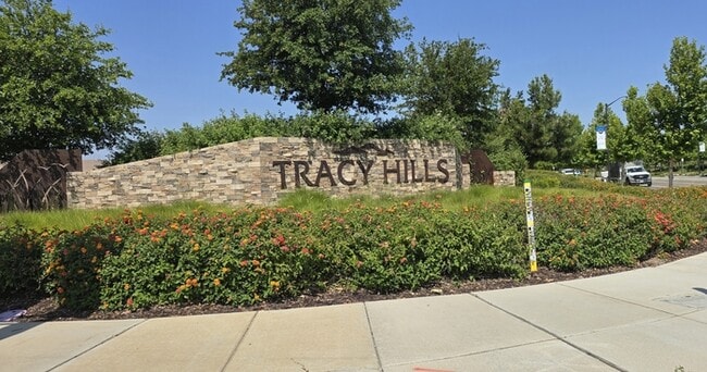 Building Photo - Brand New 2025 Solar-Powered 4 Bed, 3 Bath...