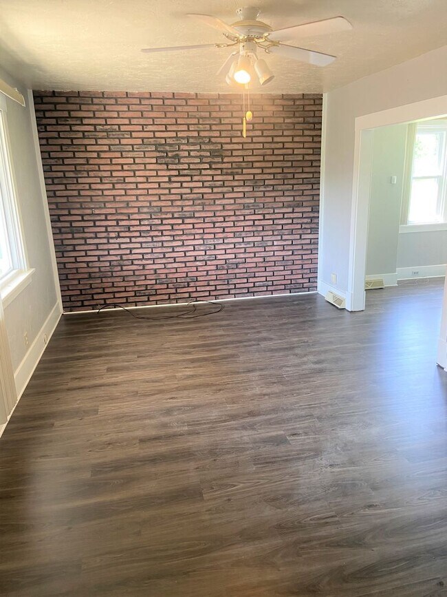 Building Photo - 1345 Hulton Rd