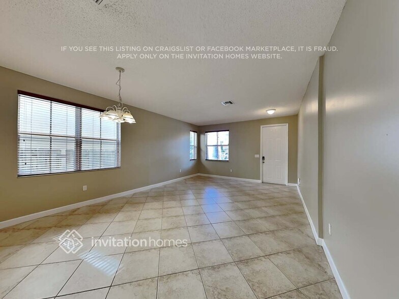 Building Photo - 5010 SW 155th Ave