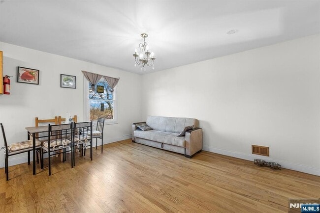 Building Photo - 360 Gorge Rd