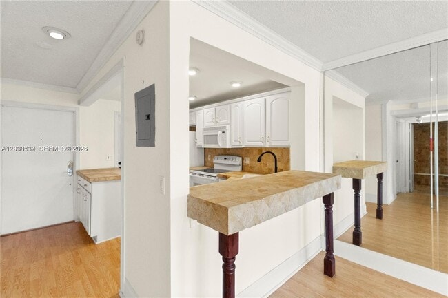 Building Photo - 455 Paradise Isle Blvd