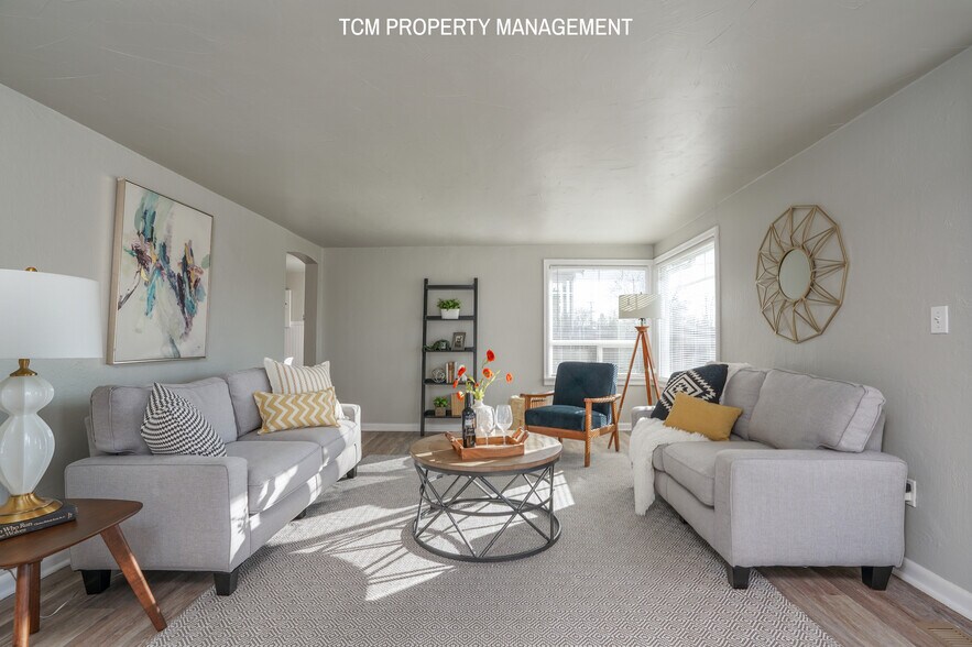 Building Photo - 8437 S M St