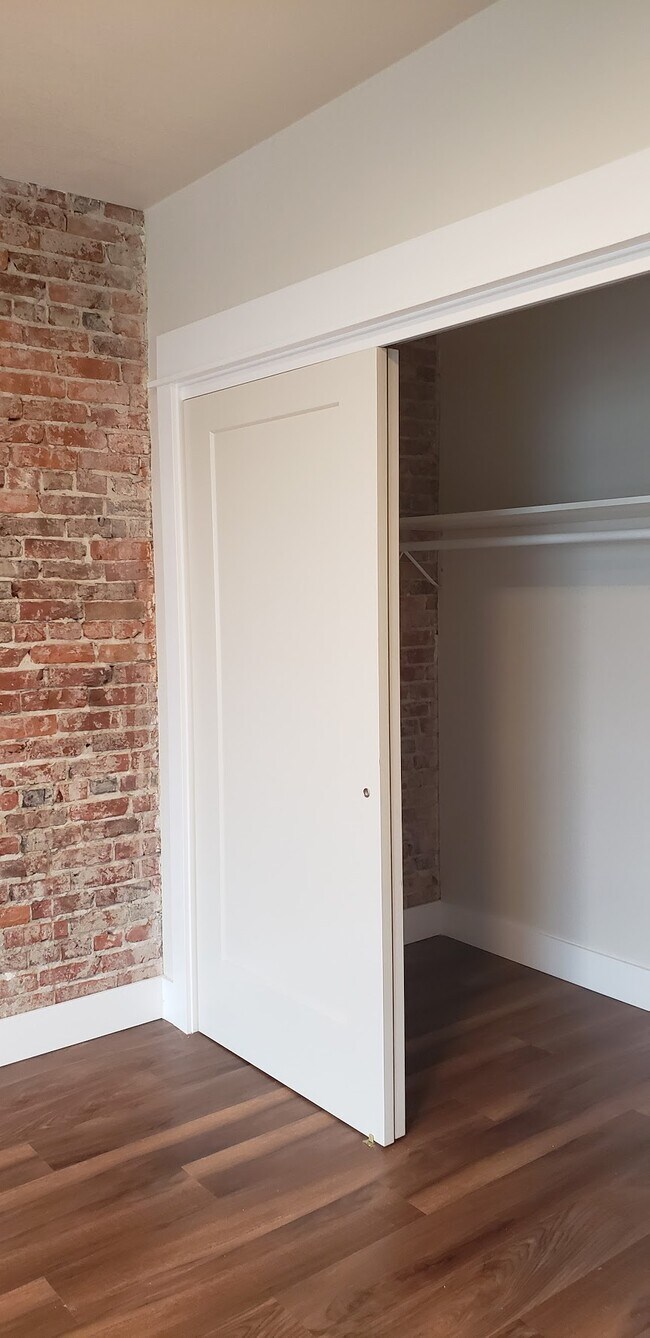 Building Photo - 109 Grand Ave