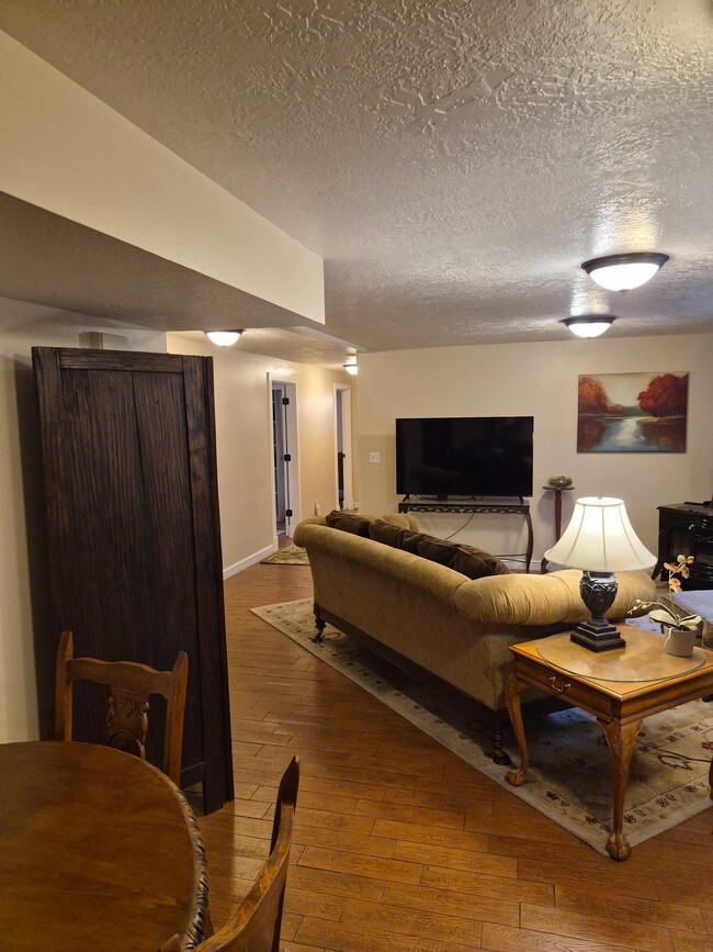 Building Photo - 420 W 1840 S