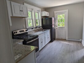 Building Photo - 66 Broad St