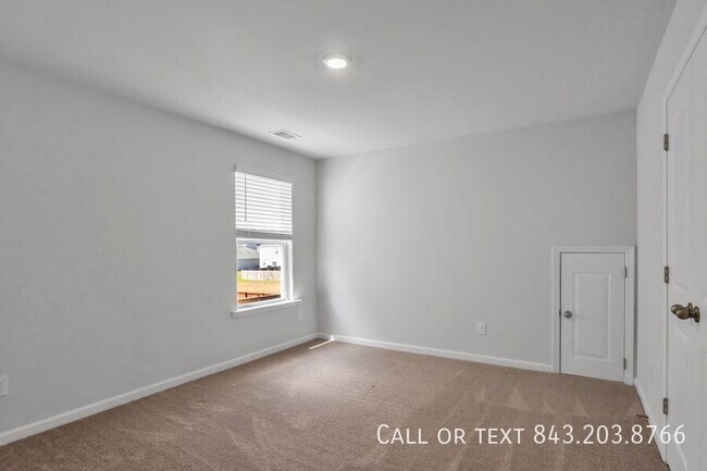Building Photo - 473 Cedarview Rd