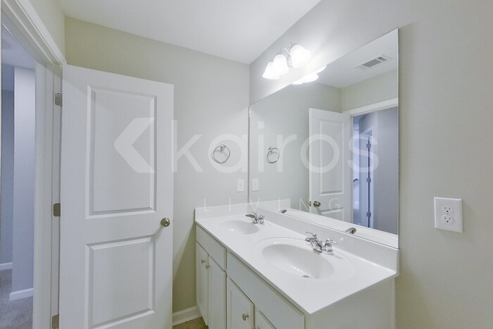 Building Photo - 7321 Foggy River Dr