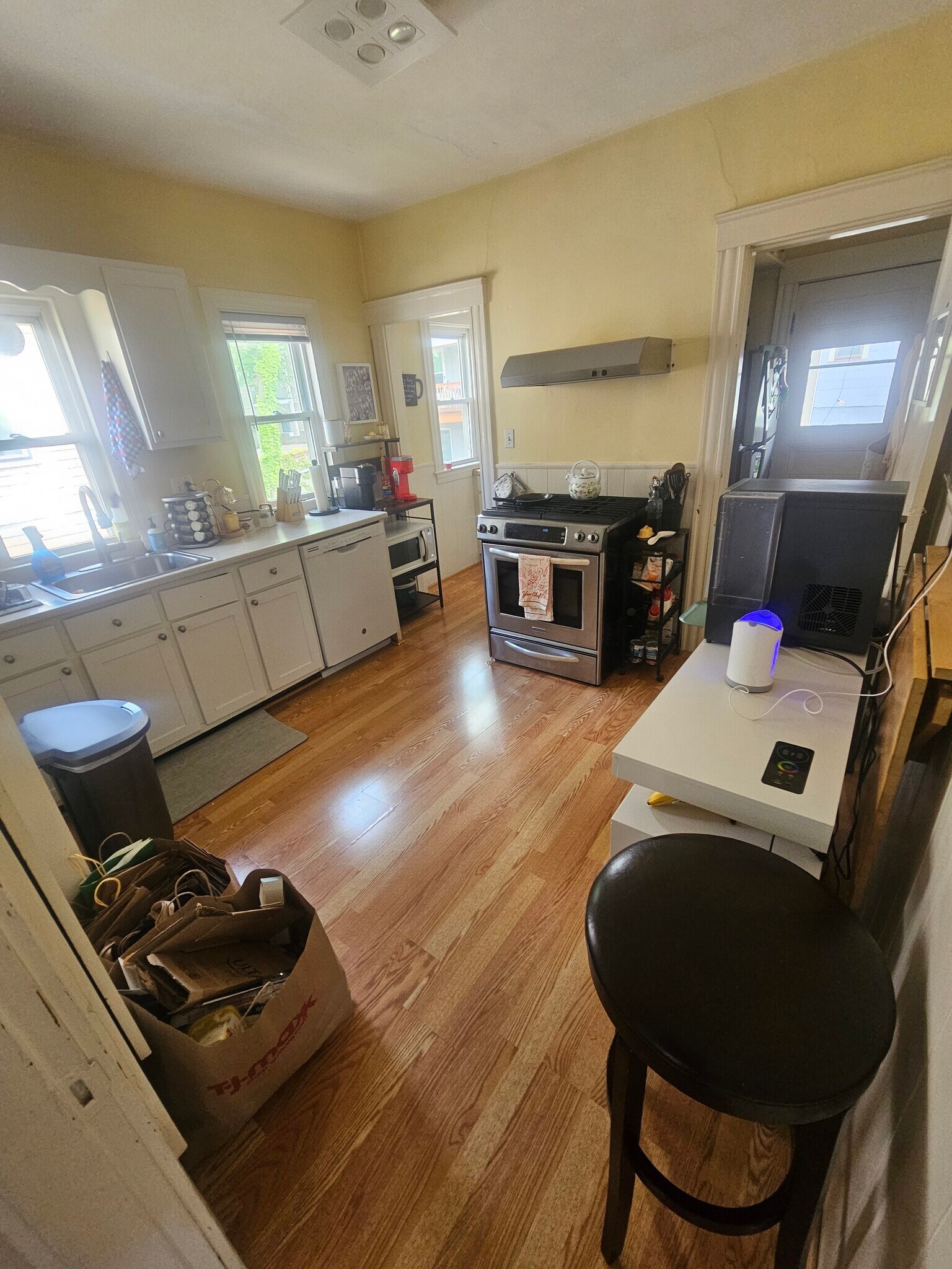kitchen - 32 Sunset Rd
