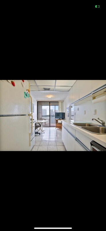 Building Photo - 17500 N Bay Rd