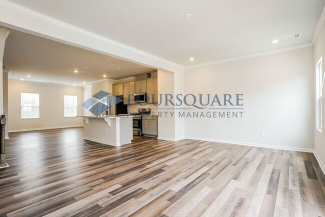 Building Photo - Townhome | 2nd Floor Back Deck | Washer/ D...